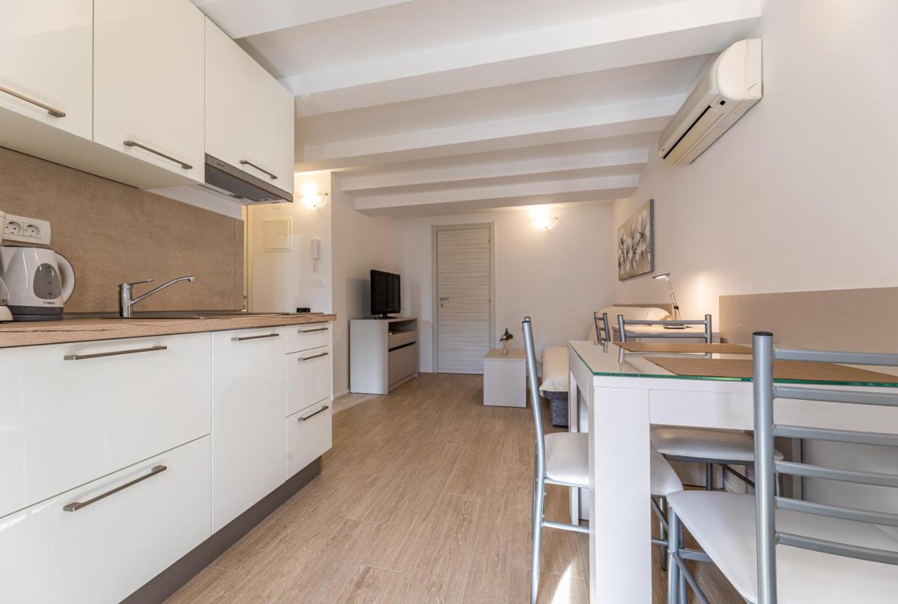 Apartments Crnekovic III Baška Extérieur photo